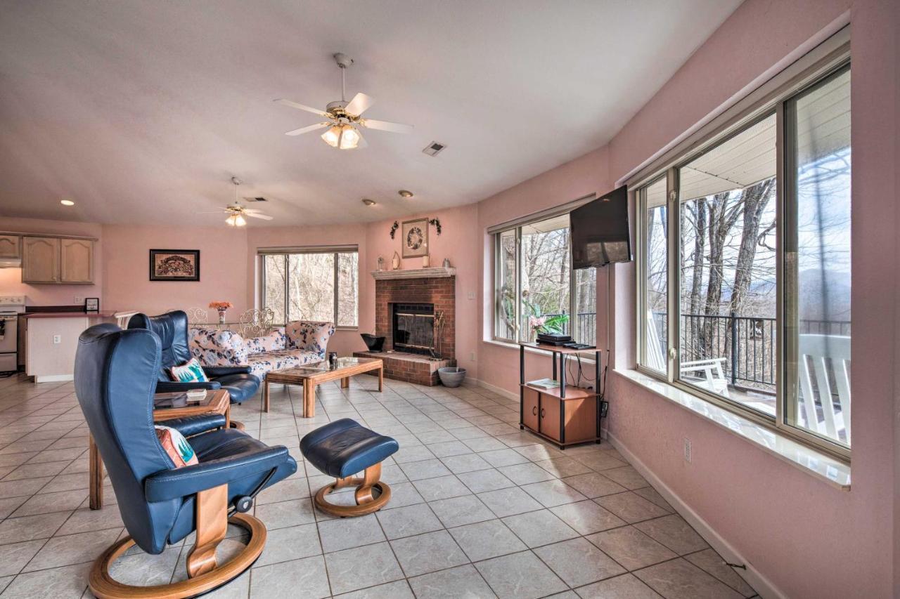 Charming Burnsville Apt With Mountain Views And Deck! Bagian luar foto