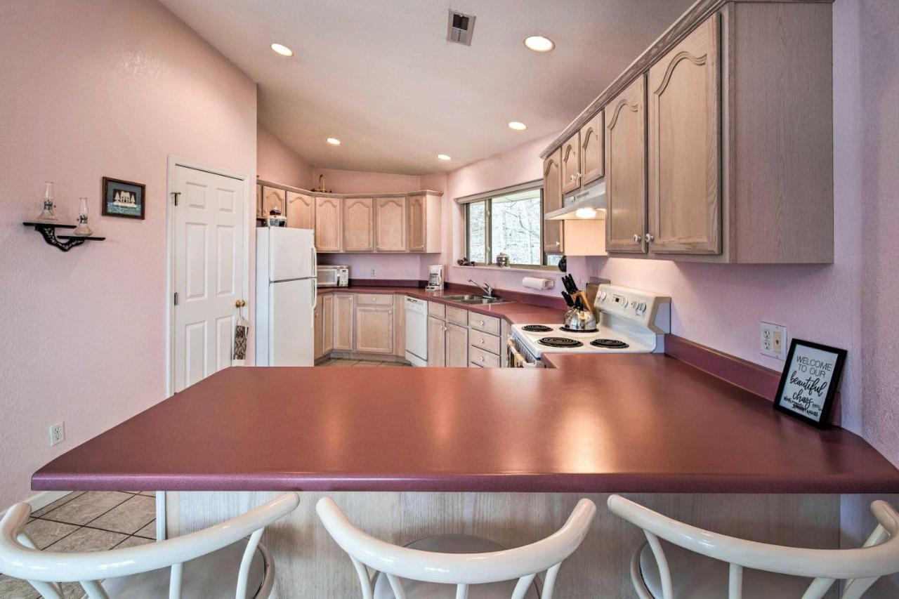 Charming Burnsville Apt With Mountain Views And Deck! Bagian luar foto