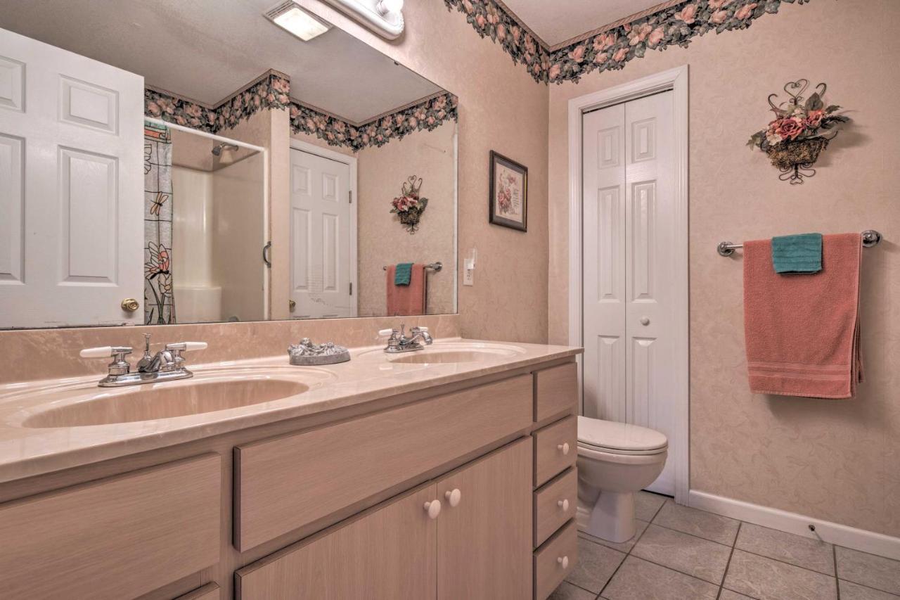 Charming Burnsville Apt With Mountain Views And Deck! Bagian luar foto