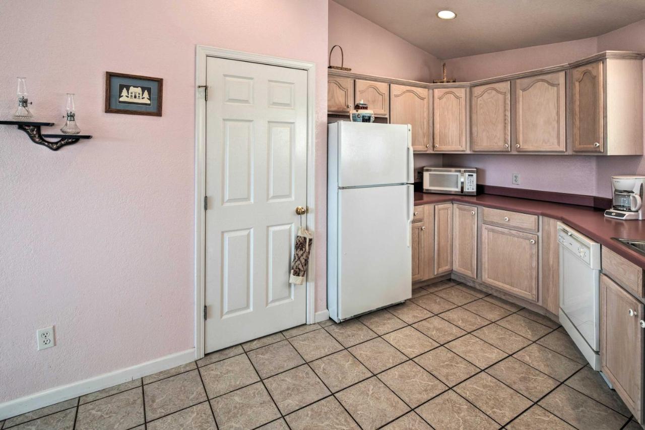 Charming Burnsville Apt With Mountain Views And Deck! Bagian luar foto
